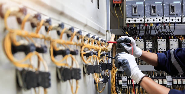 Professional Electrician technician working in West Pasco, WA